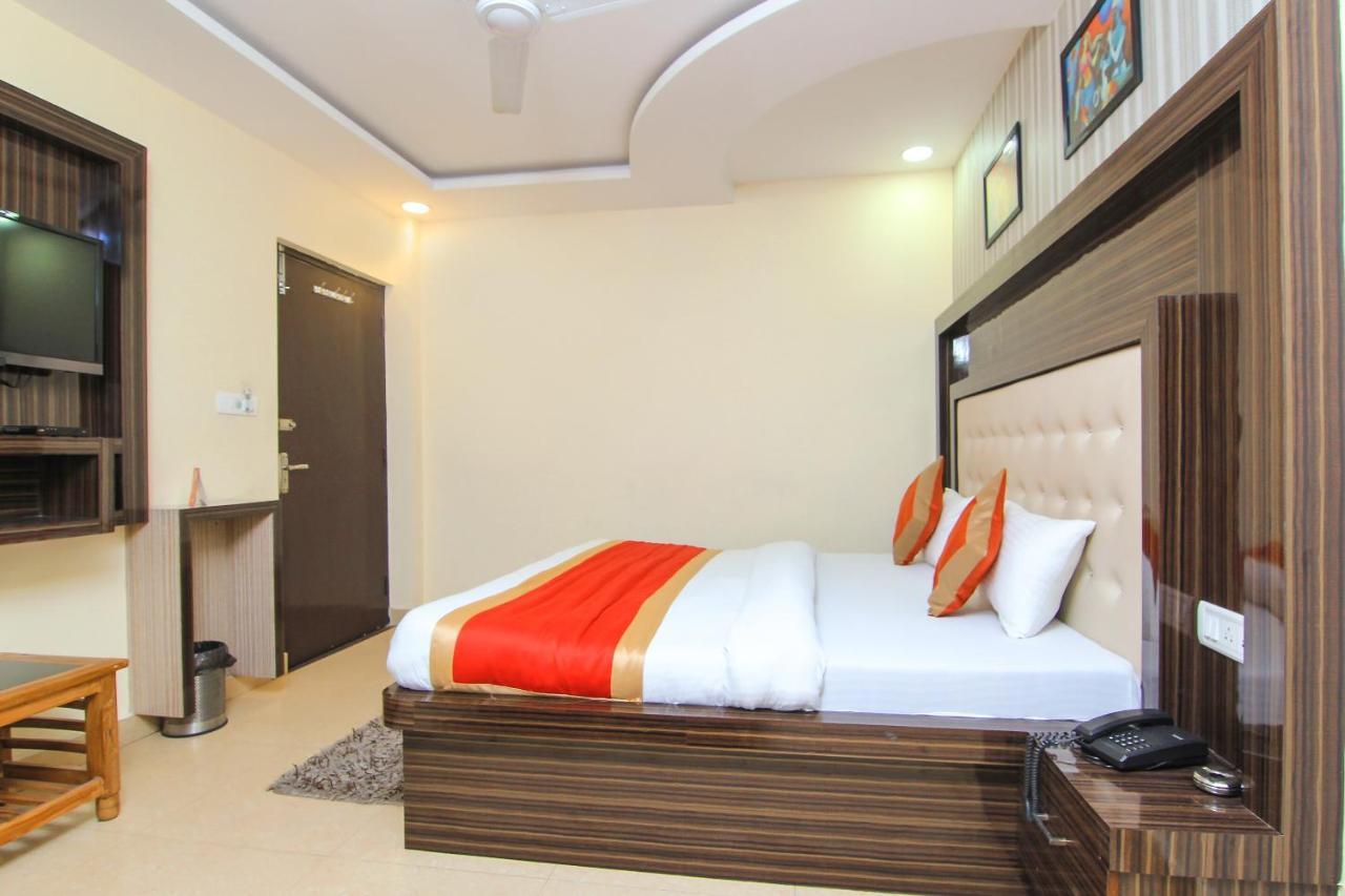 Oyo 8883 Hotel Comfort Zone Lakhnau Kültér fotó
